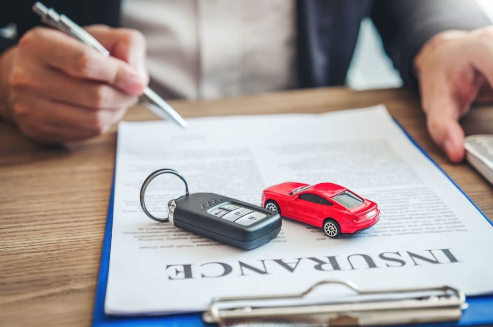 Comparar seguros de coches online: 4 Consejos relevantes